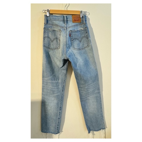 Levi’s Wedgie Fit - size 25 waist - Picture 3 of 4